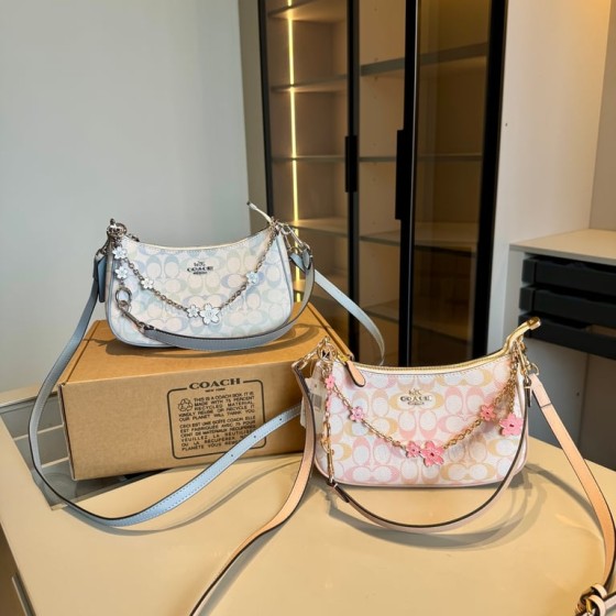 Teri Shoulder Bag with Flower Chain Charm